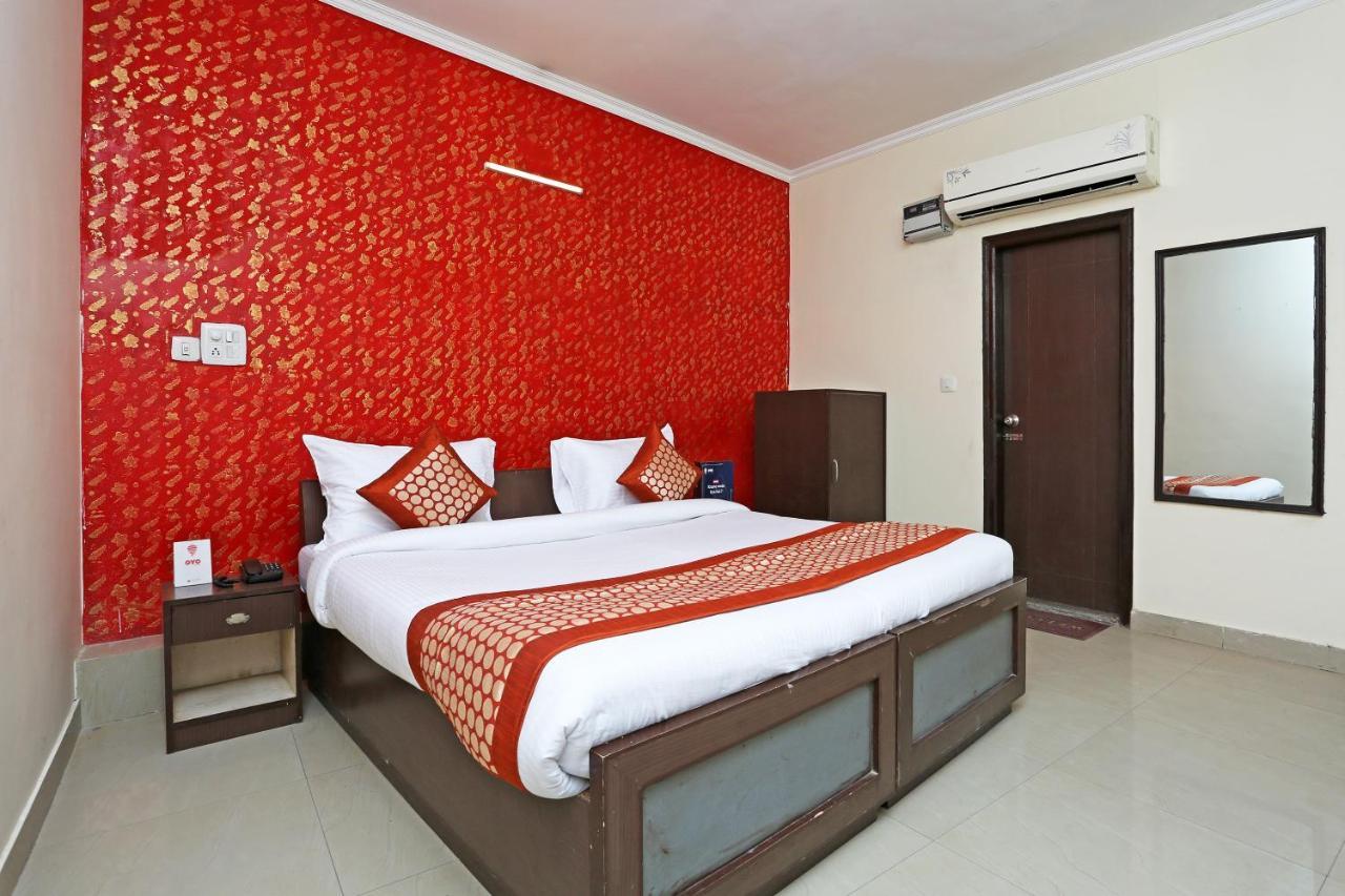 Aero Look Hotel New Delhi Exterior photo