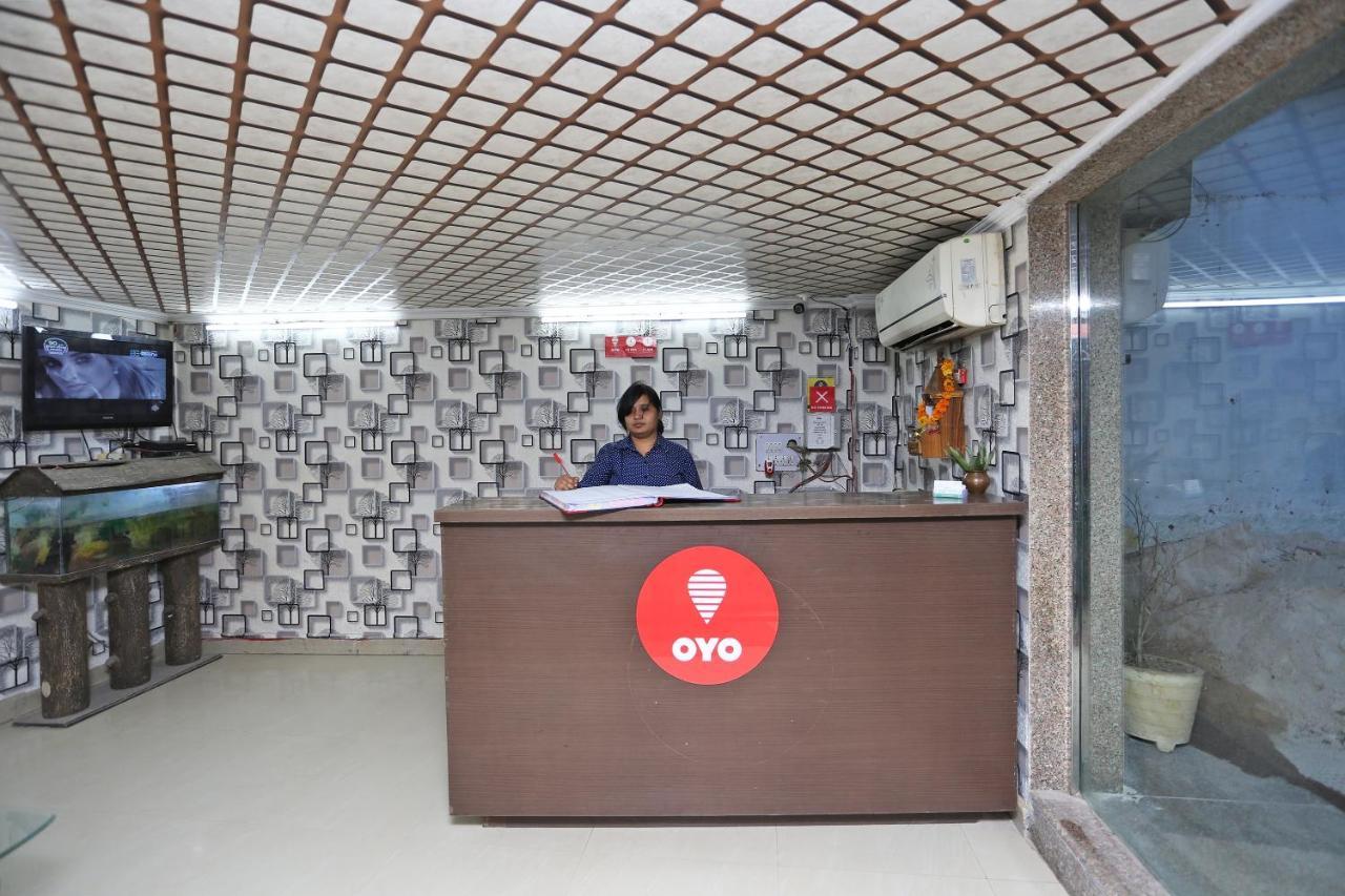 Aero Look Hotel New Delhi Exterior photo