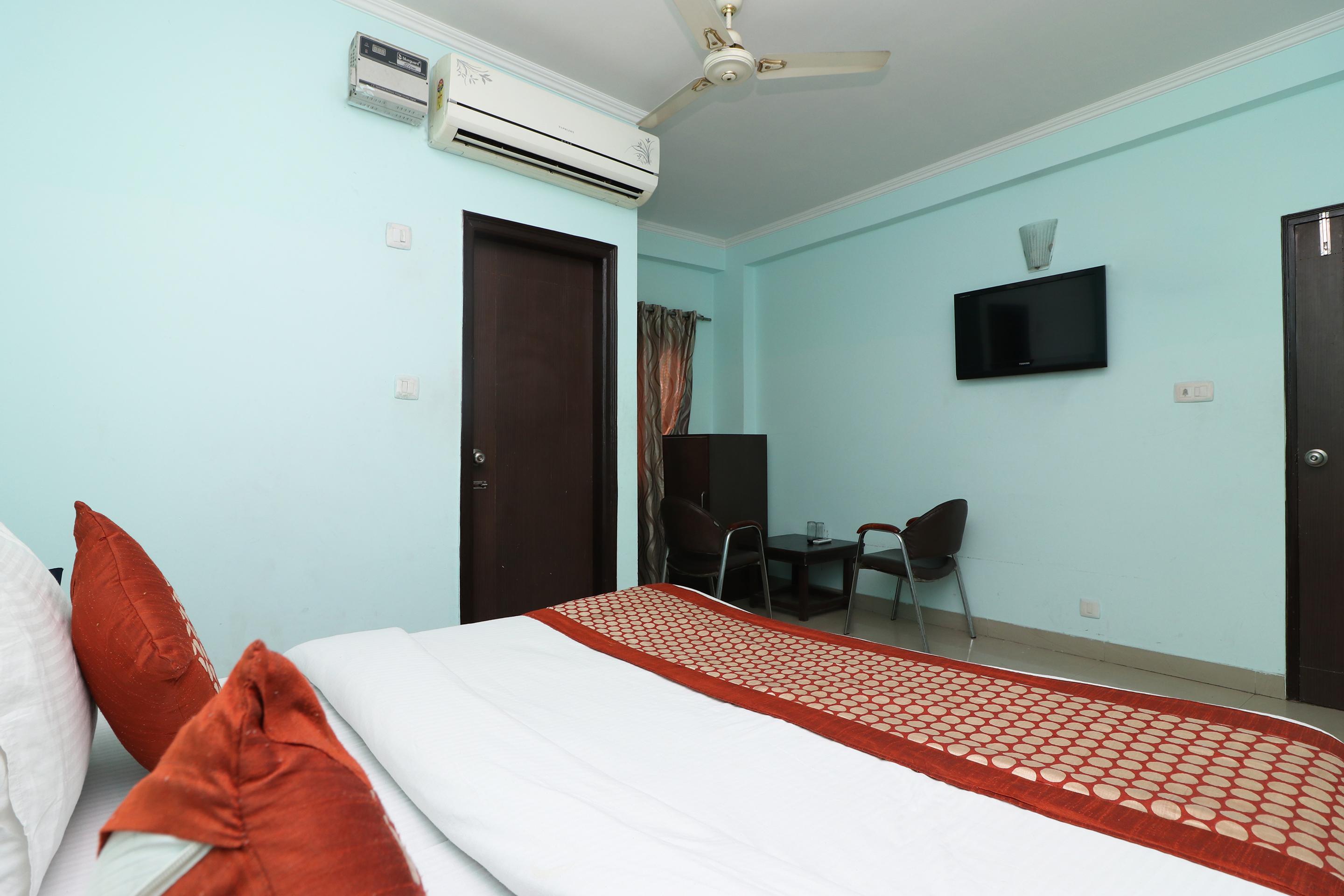 Aero Look Hotel New Delhi Exterior photo