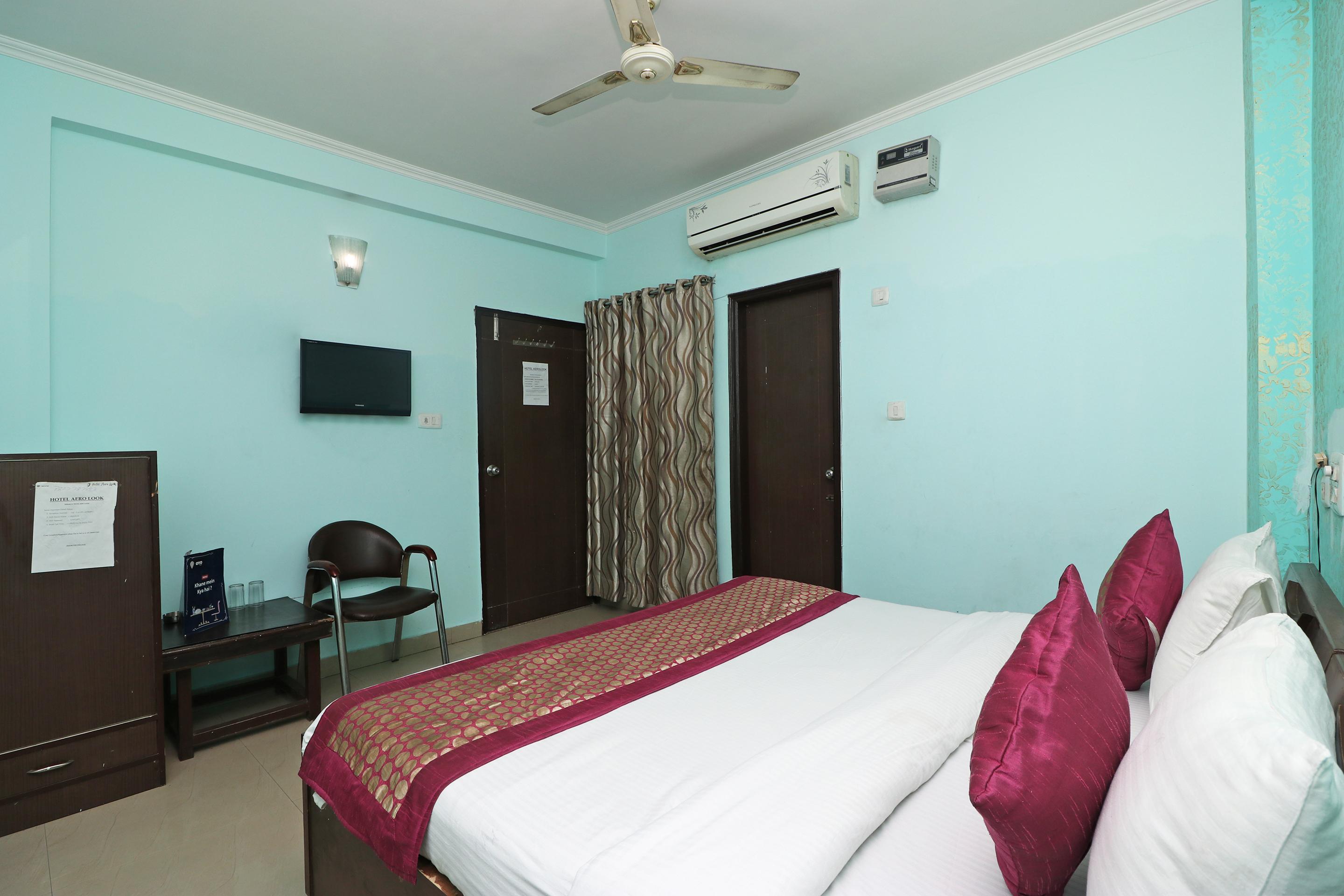 Aero Look Hotel New Delhi Exterior photo