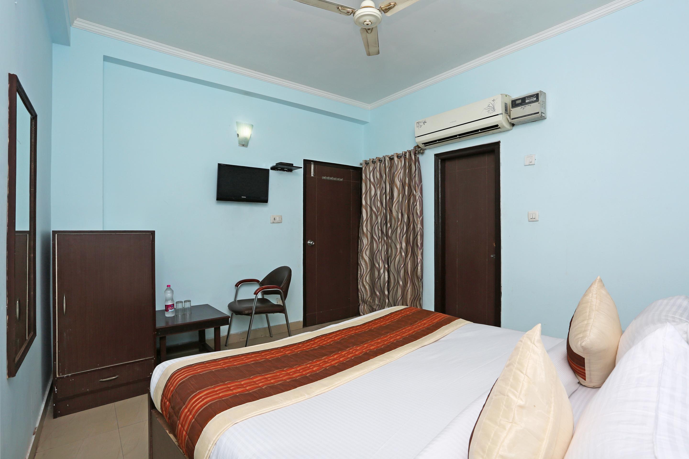 Aero Look Hotel New Delhi Exterior photo