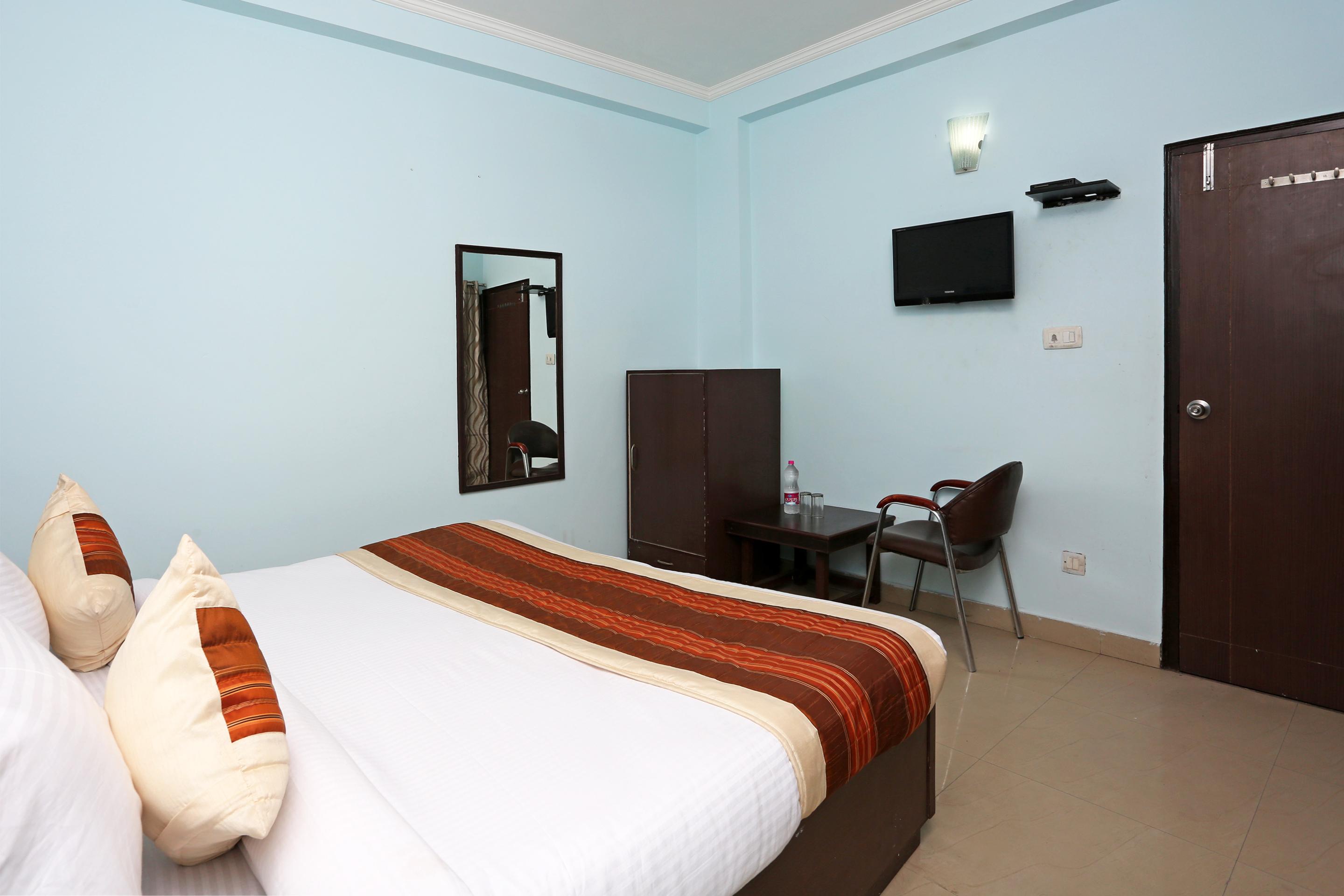 Aero Look Hotel New Delhi Exterior photo