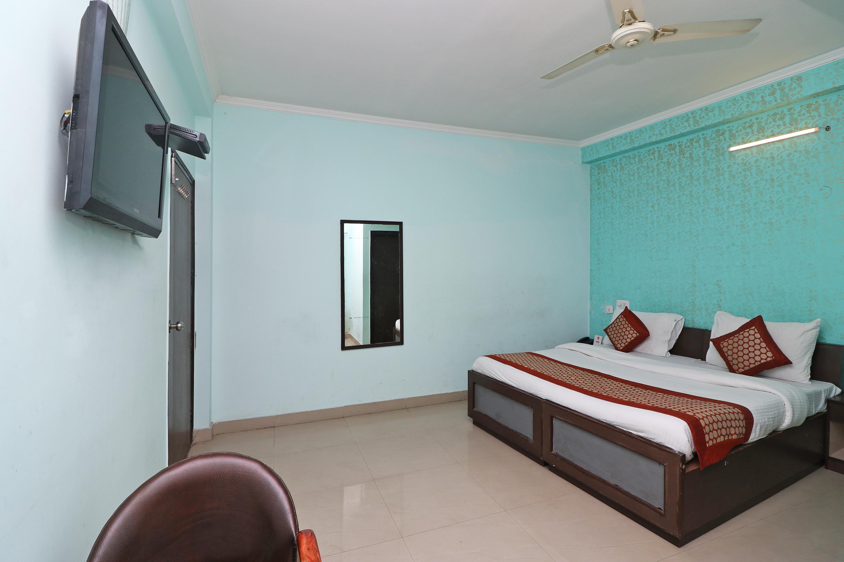 Aero Look Hotel New Delhi Exterior photo