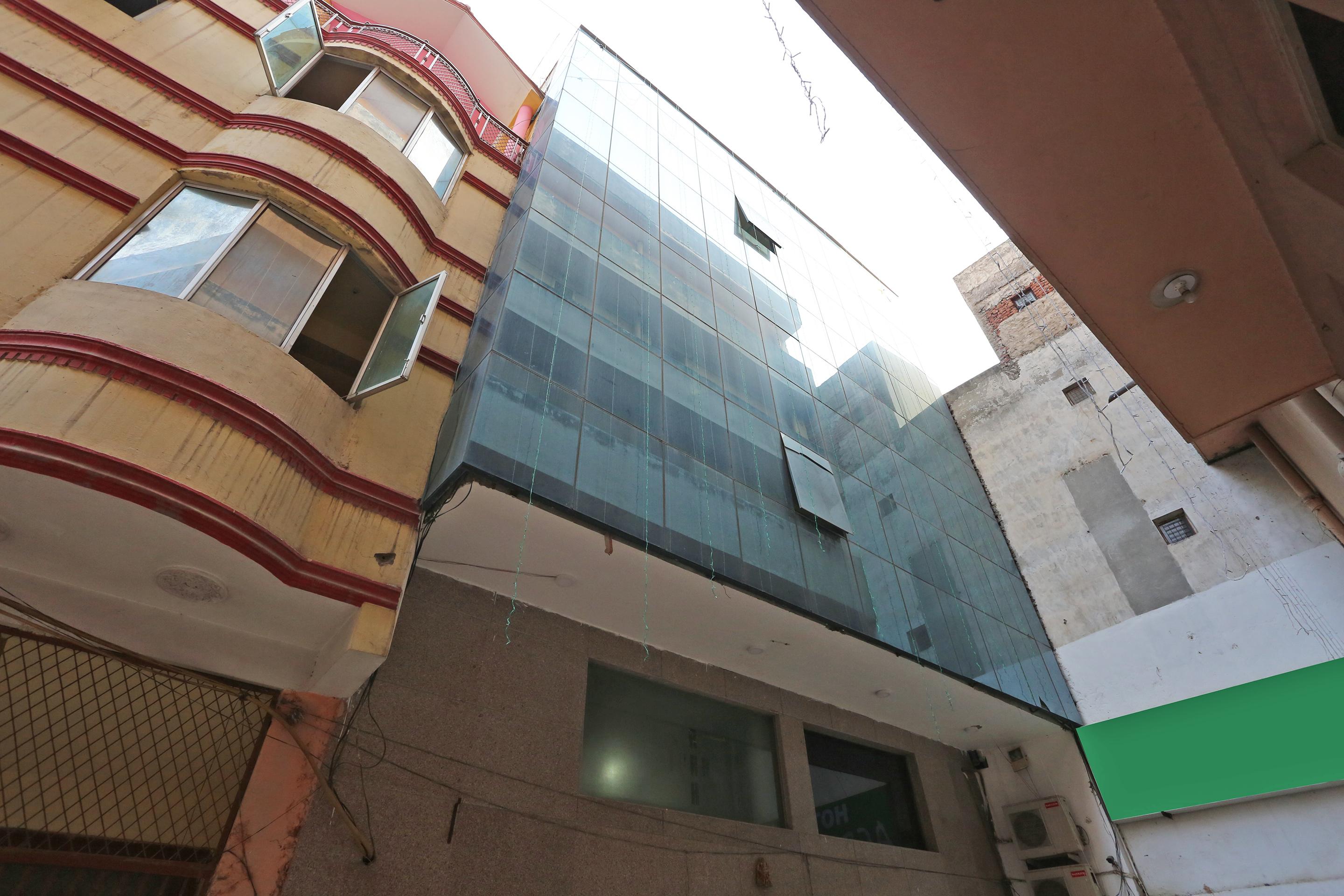 Aero Look Hotel New Delhi Exterior photo