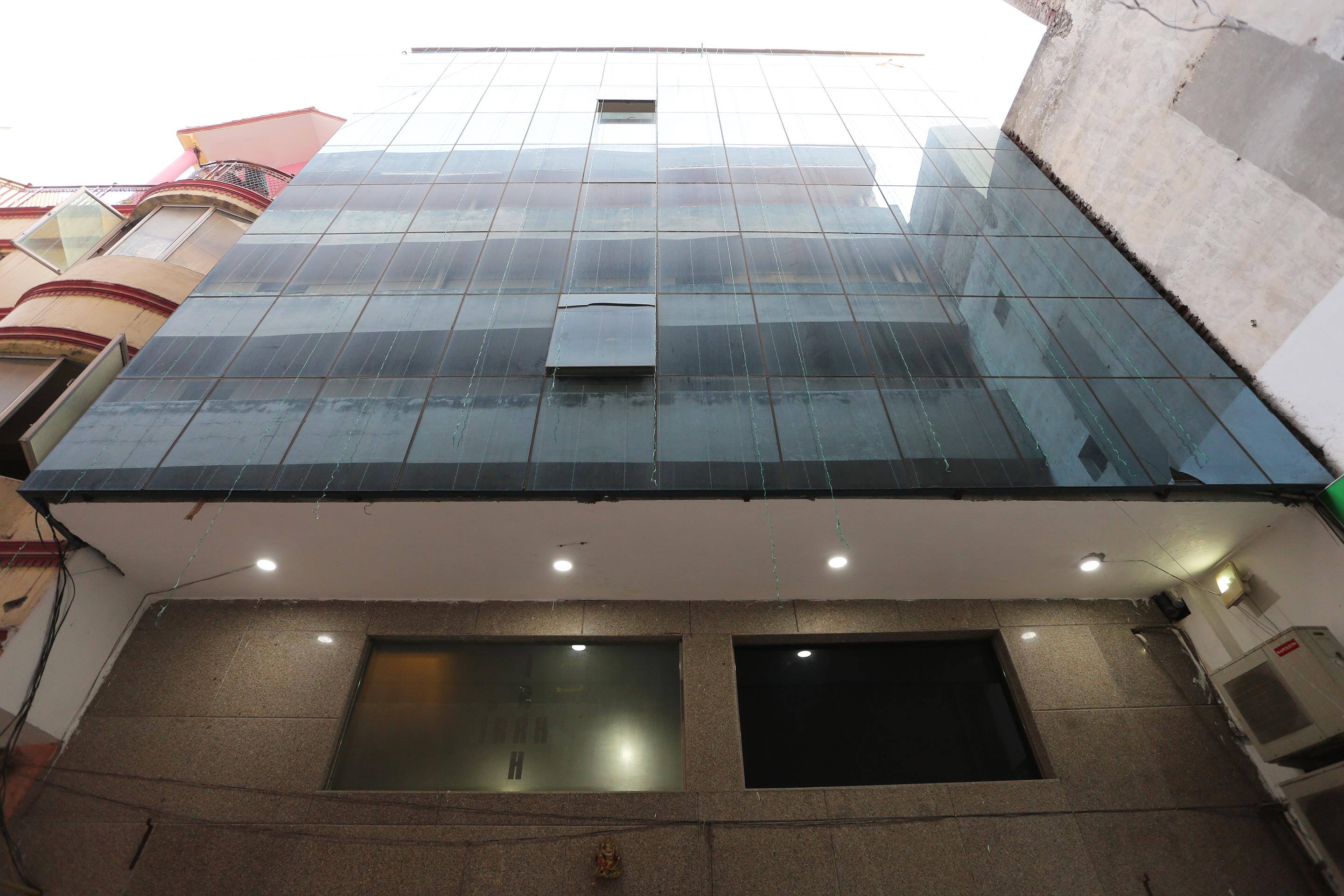 Aero Look Hotel New Delhi Exterior photo