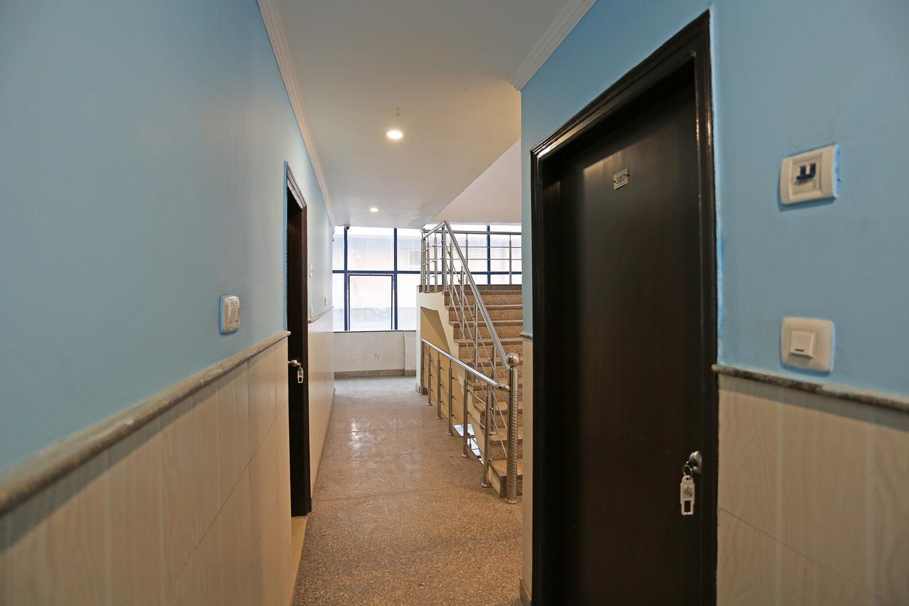 Aero Look Hotel New Delhi Exterior photo