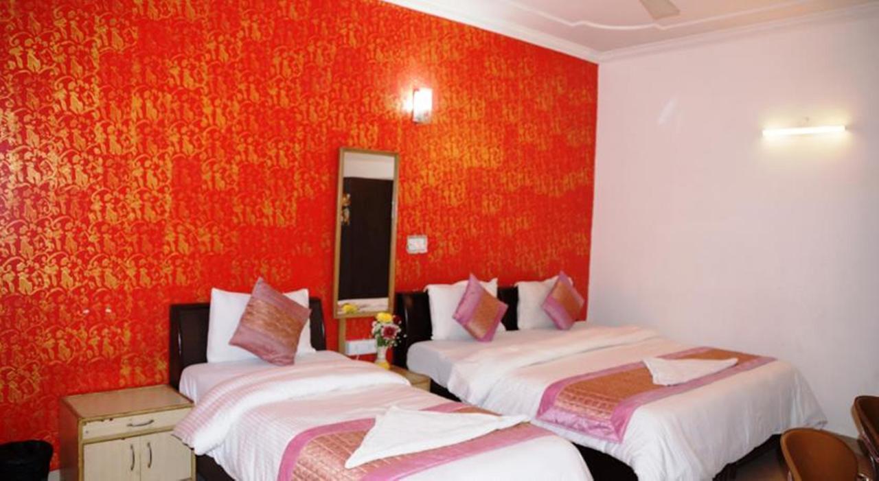Aero Look Hotel New Delhi Exterior photo